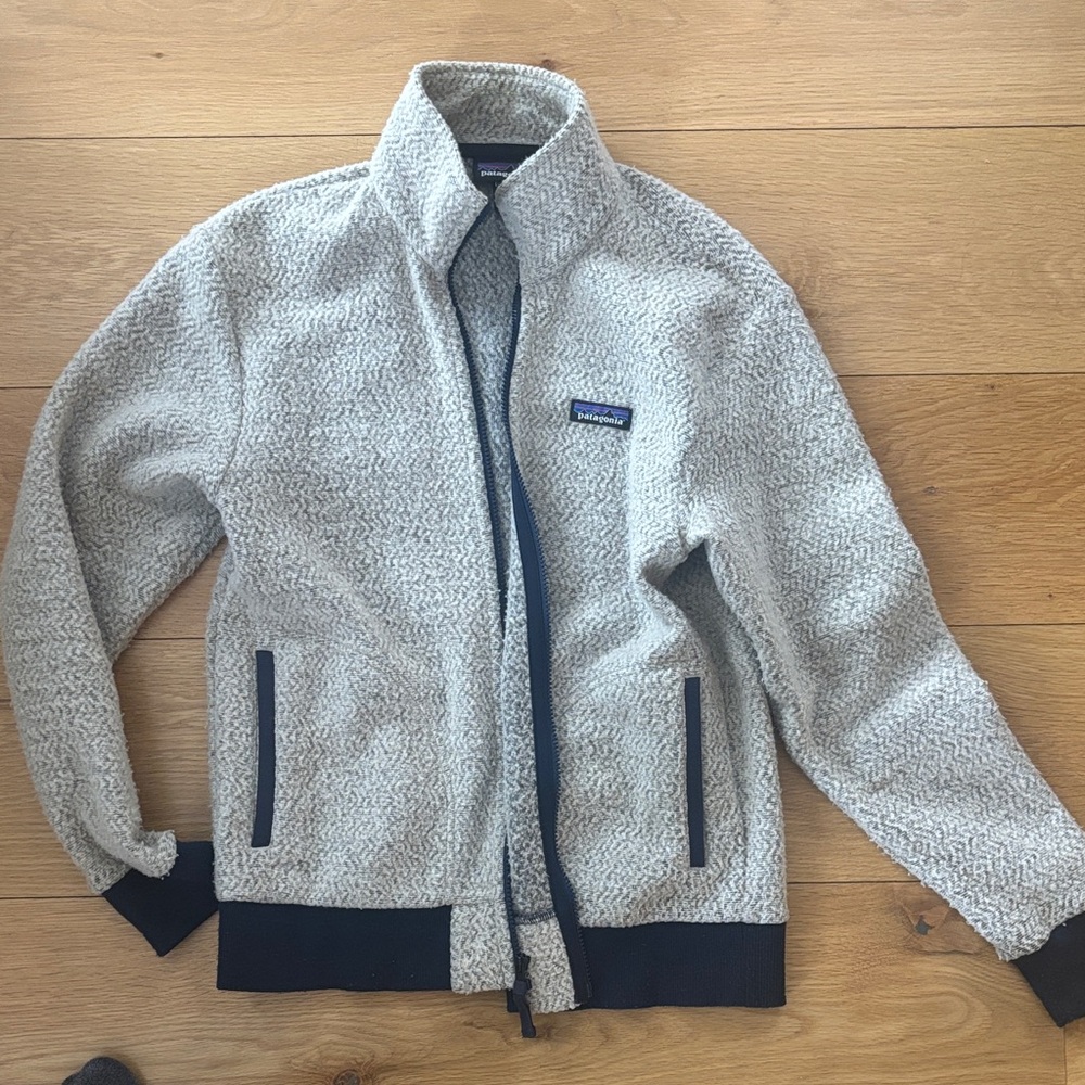 Patagonia Men's Cream Fleece Jacket